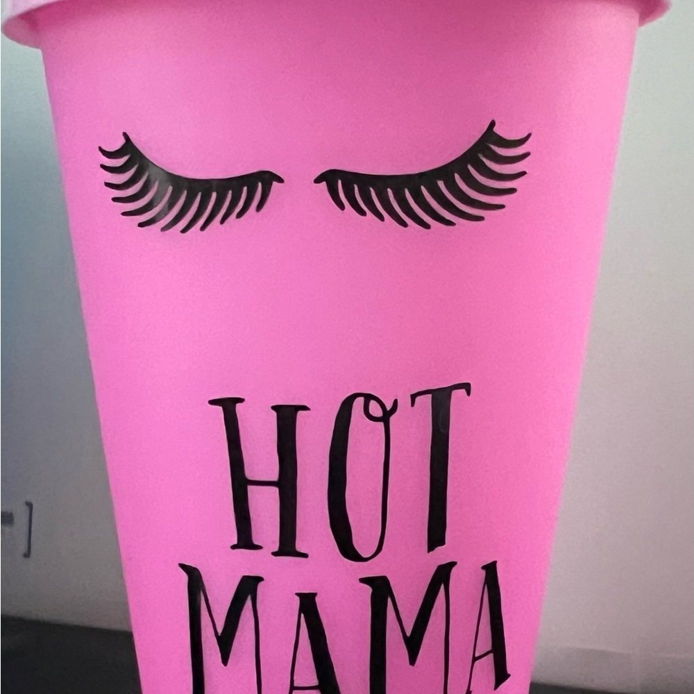 Color changing travel mug